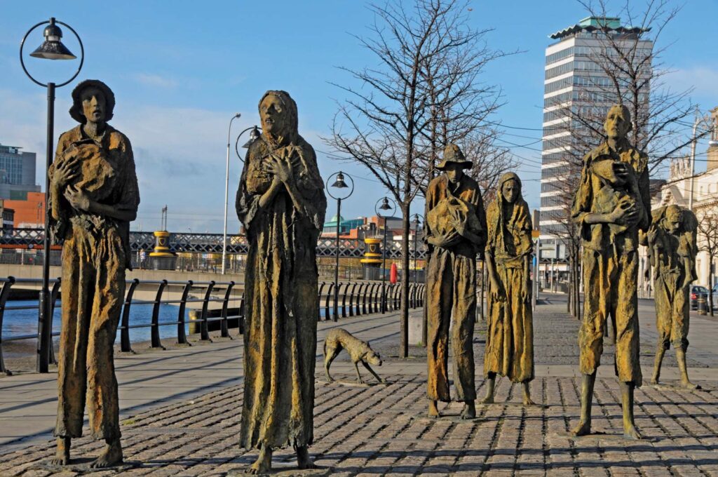 Дублинский мемориал жертвам голода 1846-1849 гг. в Ирландии