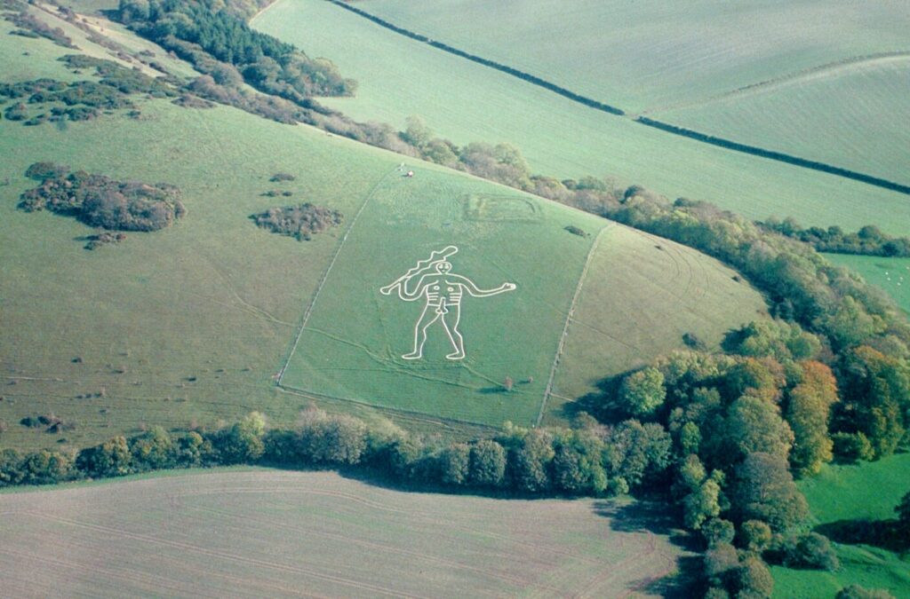 "Великан из Серн-Эббас". Геоглиф на склоне мелового холма близ деревни Сент-Эббас (Дорсет, Англия)